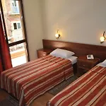 Hotell Broadway Boutique 4*