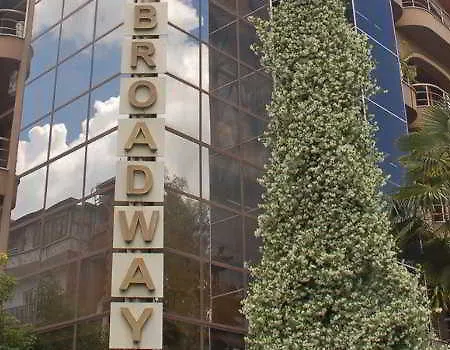 Broadway מלון טיראנה