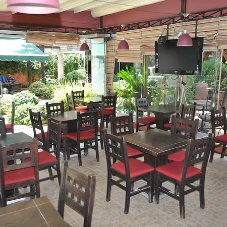 Broadway Boutique Hotel