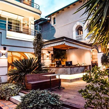 Broadway Boutique 4*