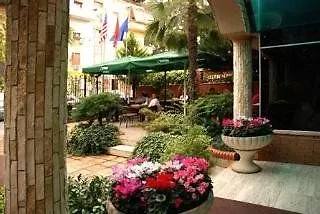 Broadway Hotel Tirana 4* Tirana