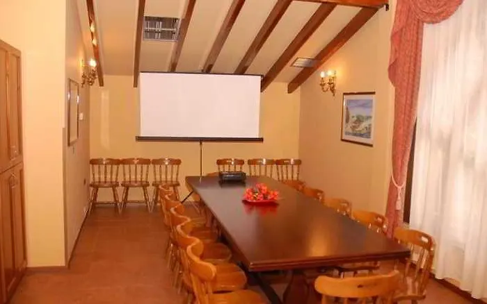 Broadway Boutique 4*